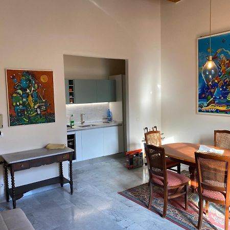 Renovated Apartment With 3 Bedrooms In An Historic Palazzo Between Port And Old Town 利沃诺 外观 照片