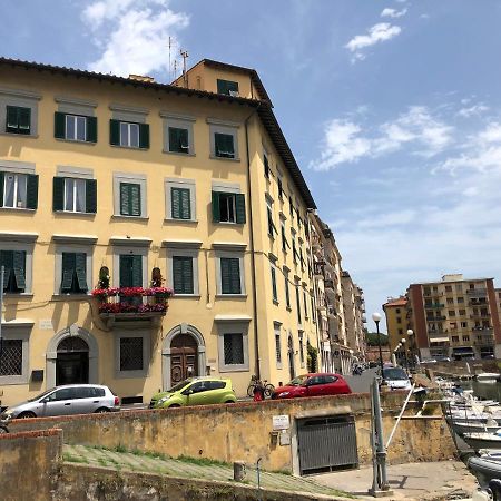 Renovated Apartment With 3 Bedrooms In An Historic Palazzo Between Port And Old Town 利沃诺 外观 照片