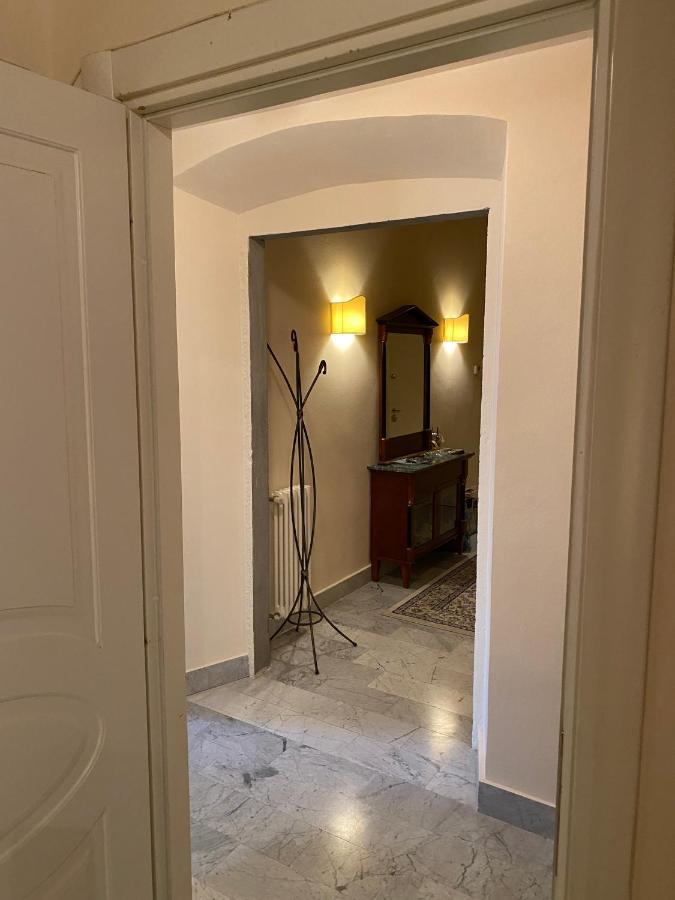Renovated Apartment With 3 Bedrooms In An Historic Palazzo Between Port And Old Town 利沃诺 外观 照片