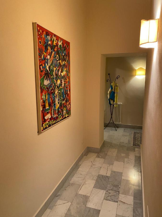 Renovated Apartment With 3 Bedrooms In An Historic Palazzo Between Port And Old Town 利沃诺 外观 照片