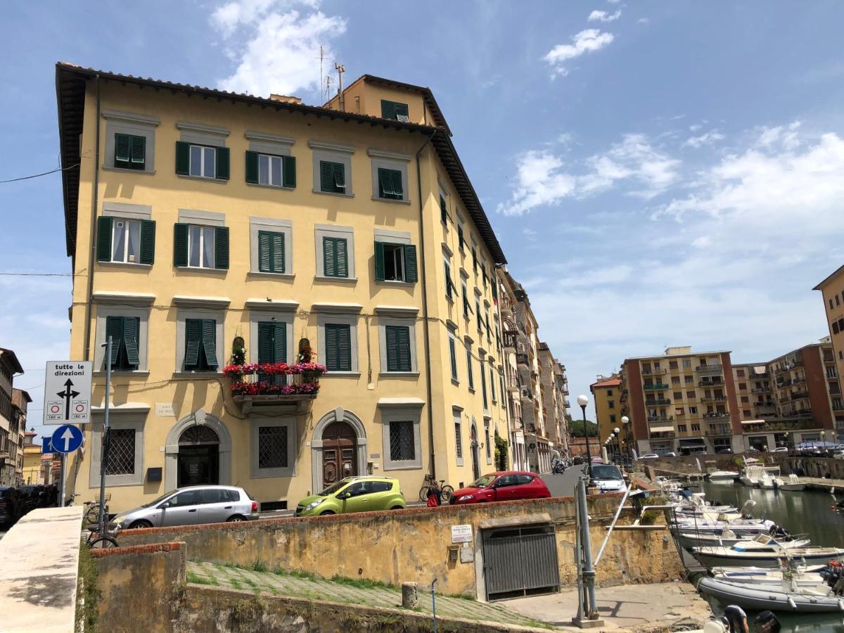 Renovated Apartment With 3 Bedrooms In An Historic Palazzo Between Port And Old Town 利沃诺 外观 照片