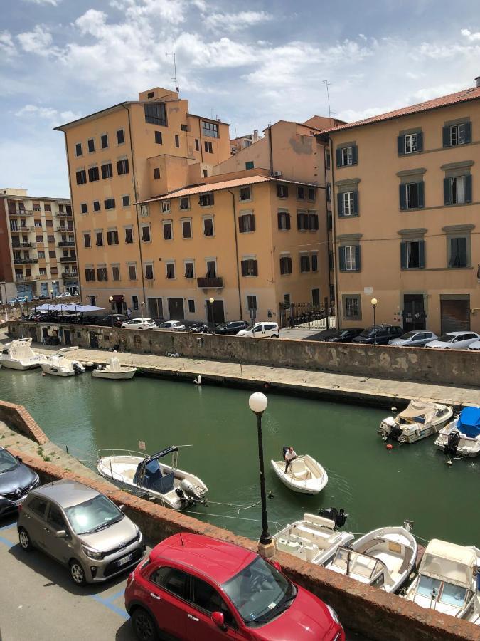 Renovated Apartment With 3 Bedrooms In An Historic Palazzo Between Port And Old Town 利沃诺 外观 照片