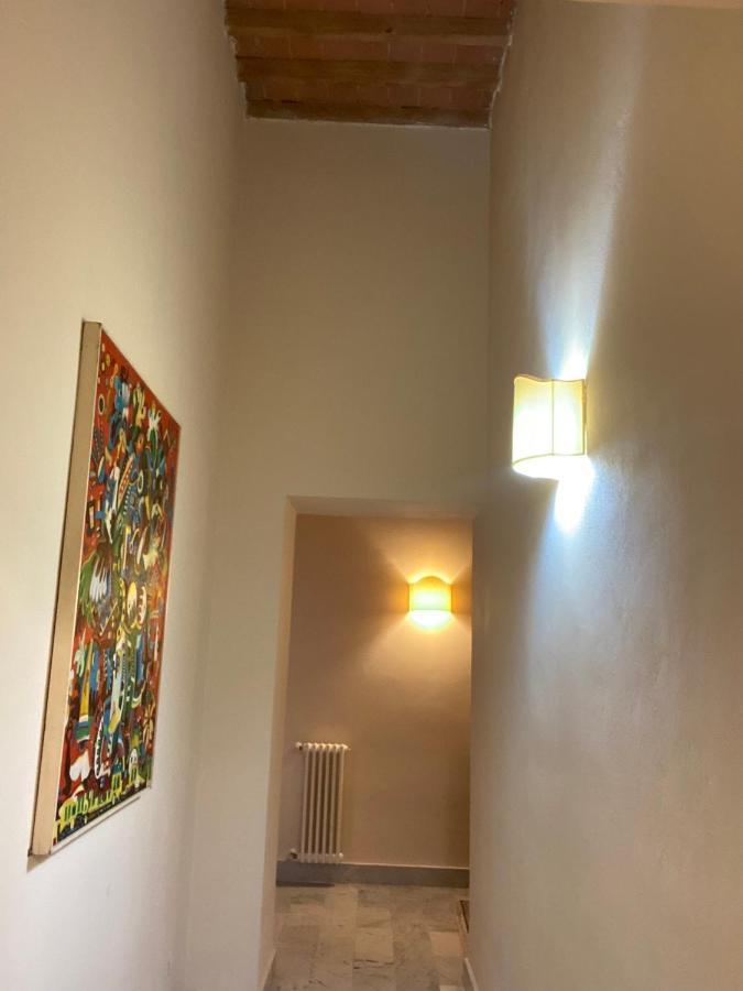 Renovated Apartment With 3 Bedrooms In An Historic Palazzo Between Port And Old Town 利沃诺 外观 照片